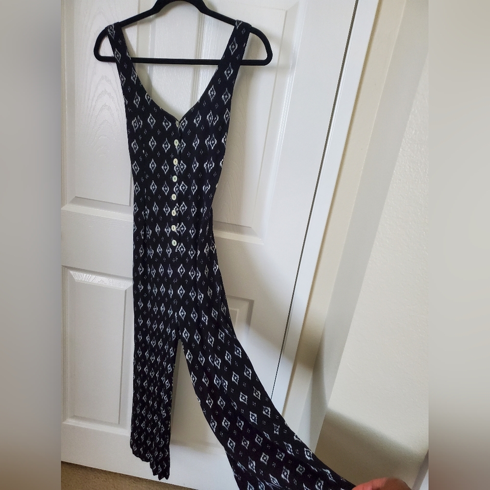 Urban Outfitters Loose Leg Black Jumpsuit Women's Size Small